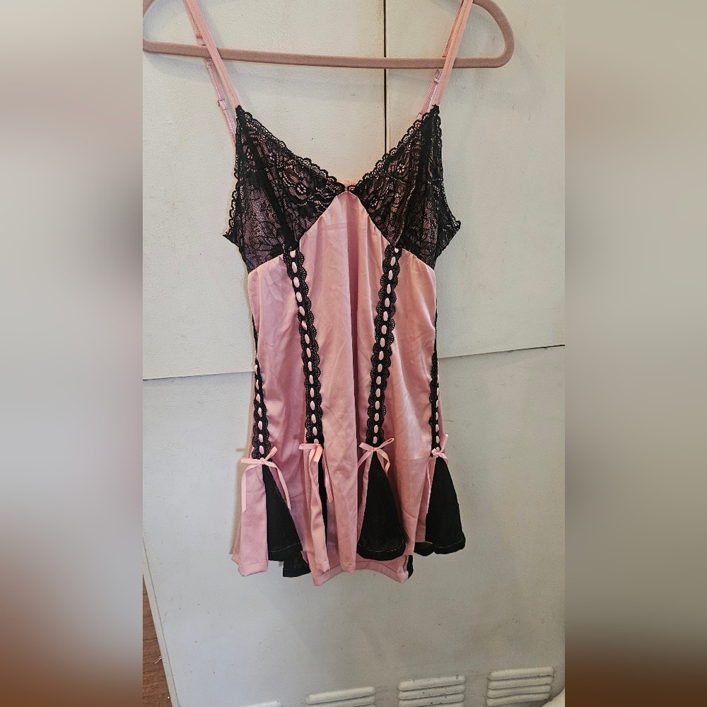 dELiA*s Pink and Black Lace Satin Chemise - L